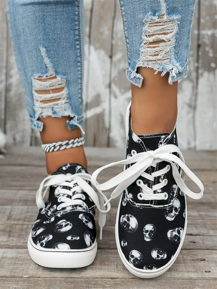 Women's Skull Print Lace-Up Sneakers